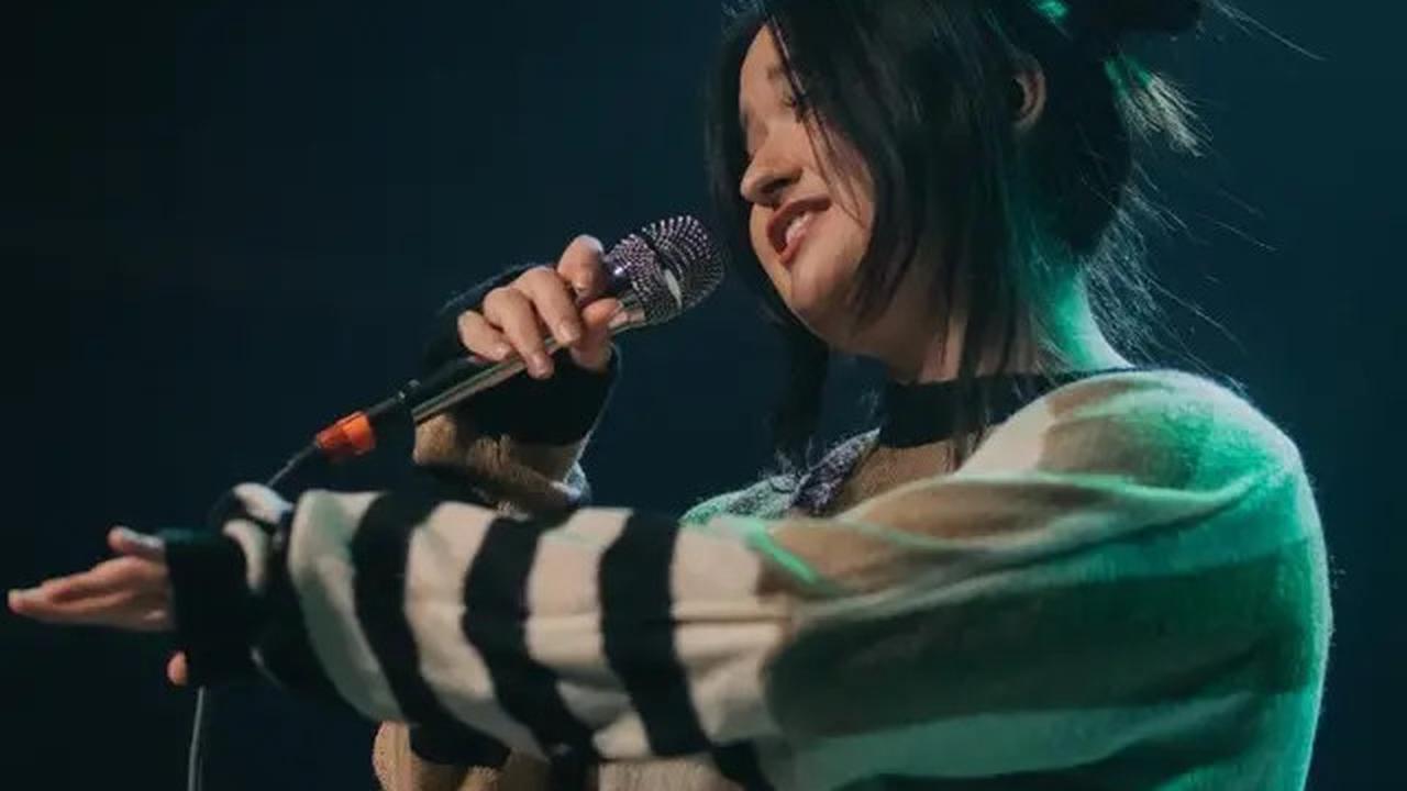 Gaya Stephanie Poetri Saat di Atas Panggung, Momen Bareng Titi DJ Curi Perhatian