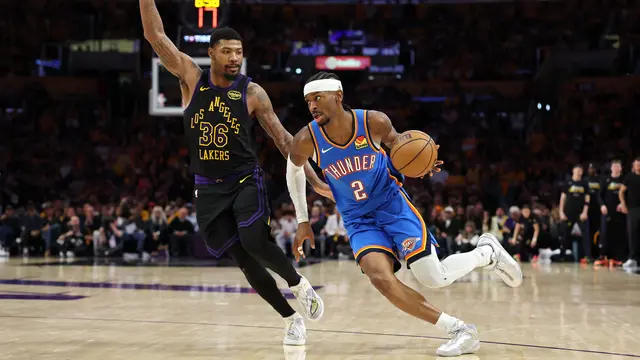 Pemain Thunder SGA menerobos pertahanan Lakers di laga playoff NBA 2026