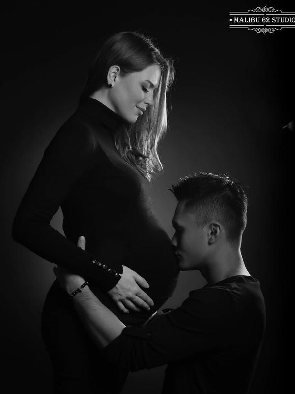 Maternity shoot Randy Pangalila dan Chelsey Frank (Sumber: Instagram/malibu62studio)