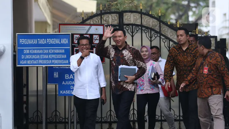 Senyum Ahok Usai Temui Jokowi di Istana