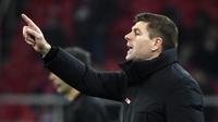 Steven Gerrard berharap menangani Liverpool pada masa mendatang. (AFP/Alexander Nemenov)
