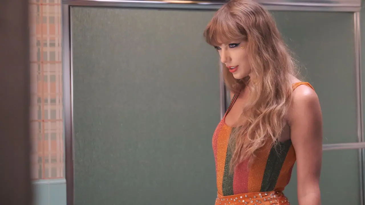 Music Video Anti Hero - Taylor Swift (twitter.com/taylorswift13)