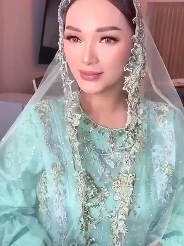 Detail Makeup Zaskia Gotik