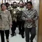 Ketua DPR Puan Maharani (kiri) berkeliling Kompleks Parlemen, Senayan, Jakarta, Selasa (8/10/2019). Puan ditemani para Wakil Ketua DPR dan Sekjen DPR berkeliling untuk mengecek fasilitas dan pengamanan Kompleks Parlemen. (Liputan6.com/JohanTallo)