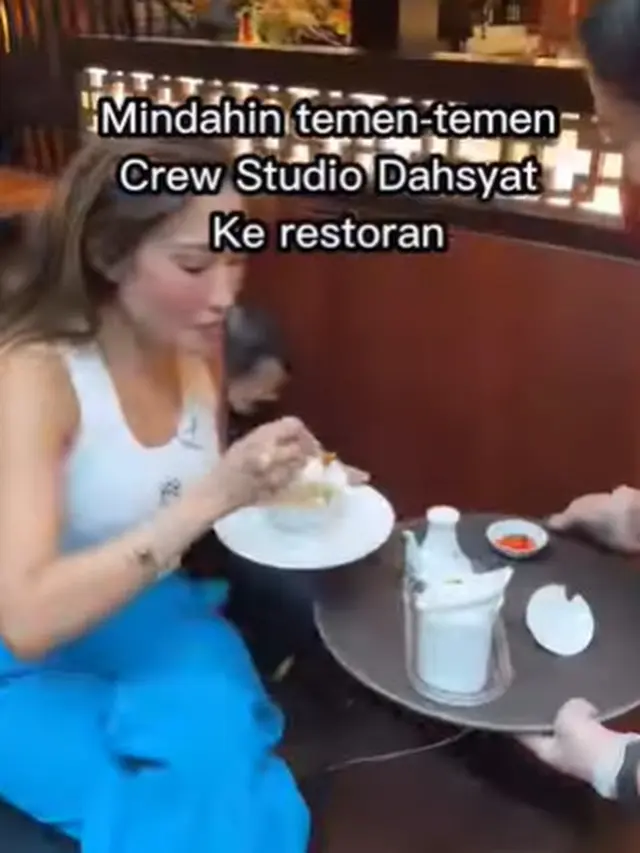 Rayakan Ulang Tahun, Ayu Dewi Bawa Crew Dahsyat Makan Bersama di Restoran Suami