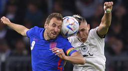 Inggris cukup beruntung tidak kebobolan dalam 45 menit babak pertama meski Jerman banyak melancarkan serangan-serangan berbahaya ke gawang yang dikawal Jordan Pickford. (AP/Markus Ulmer)