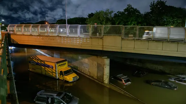 New York Diterjang Banjir Bandang