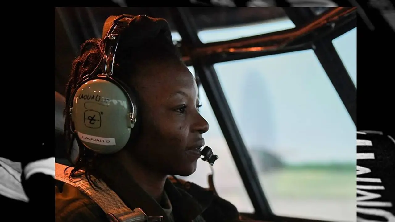 [Fimela] Ouma Laouali, Perempuan Pertama yang Jadi Pilot di Nigeria