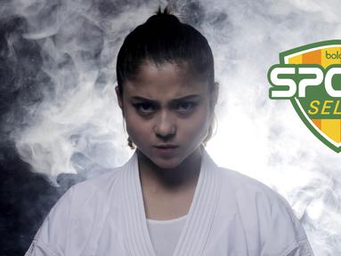 Karateka DKI Jakarta, Maya Sheva, berpose saat sesi pemotretan di Stadio Bola.com, Jakarta, Kamis (13/4/2017). (Bola.com/M Iqbal Ichsan) 
