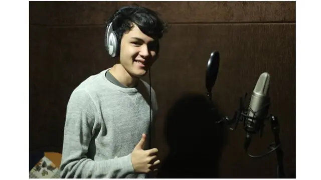 Tak hanya berakting, Shawn juga jago bernyanyi. Ia pernah mengeluarkan single berjudul This is Cinta di tahun 2015 berduet dengan Yuki Kato.