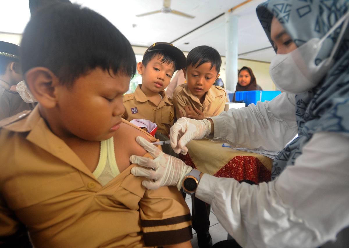 Bulan Imunisasi Anak Sekolah