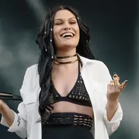 Jessie J. kembali tampil di atas panggung setelah beberapa waktu lalu sempat di operasi (via digital.co.uk)