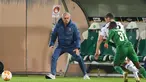 Pelatih Tottenham Hotspur, Jose Mourinho bereaksi saat menyaksikan pemainnya bertanding melawan Ludogorets Razgrad pada pertandingan grup J Liga Europa di Stadion Huvepharma Arena, Razgrad, Bulgaria (5/11/2020). Tottenham menang 3-1 atas Ludogorets Razgrad. (AFP/Nikolay Doychinov)