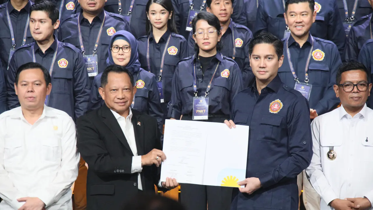 Peran aktif dari pemuda sangat diperlukan, khususnya melalui Karang Taruna.