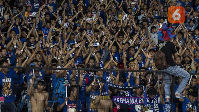 Dukungan Aremania saat Away