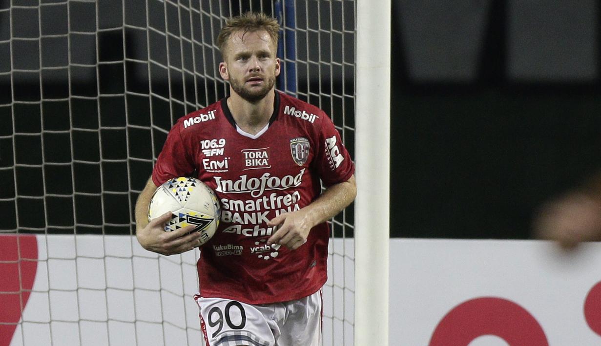 3. Melvin Platje (Bali United) - Platje menjadi pemain terpenting Bali United di laga Shopee Liga 1. Penyerang berusia 31 tahun ini adalah top scorer klub untuk sementara ini. (Bola.com/Yoppy Renato)