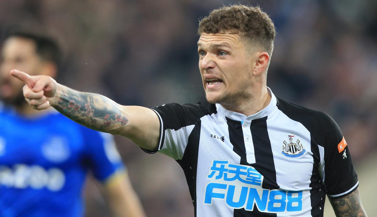 Kieran Trippier. Bek kanan Inggris berusia 31 tahun ini didatangkan Newcastle United dari Atletico Madrid senilai 15 juta euro. Pengalamannya yang segudang bersama beberapa klub Liga Inggris membuat ia tak kesulitan beradaptasi. Total 2 gol telah dicetaknya dari 4 laga. (AFP/Lindsey Parnaby)