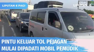 Mendekati hari lebaran, jumlah pemudik yang memasuki Jawa Tengah, baik melalui tol atau jalur arteri semakin ramai. Terlihat dari panjangnya antrean yang keluar di Pintu Tol Pejagan, Brebes.