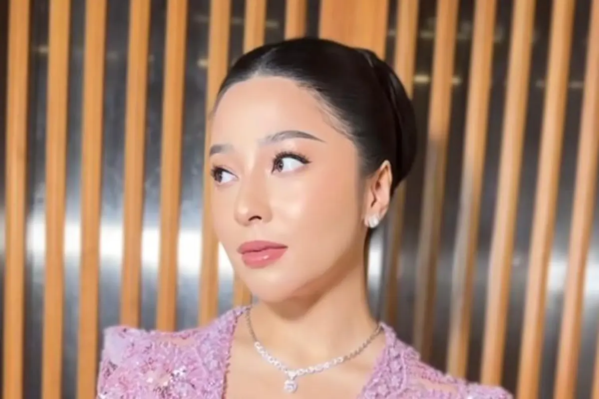 6 Gaya Nikita Willy Kenakan Kebaya Ungu saat Kondangan, Pancarkan Aura Bumil yang Makin Cantik dan Glowing
