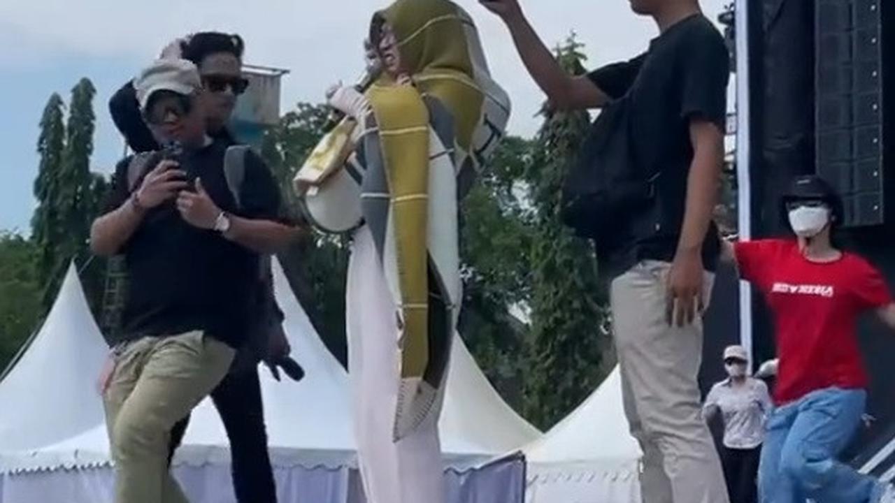Caption Unggahan Akun Tersebut