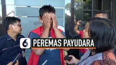 Polrestabes Surabaya, Jawa Timur, menangkap pelaku peremas payudara. Modus pelaku berpura-pura meminta nomor telepon korban dan ketika korban lengah pelaku langsung meremas payudara korban.