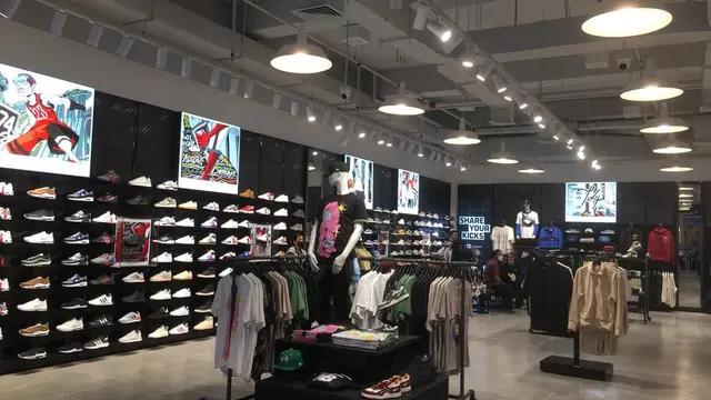 Foot Locker Kota Kasablanka