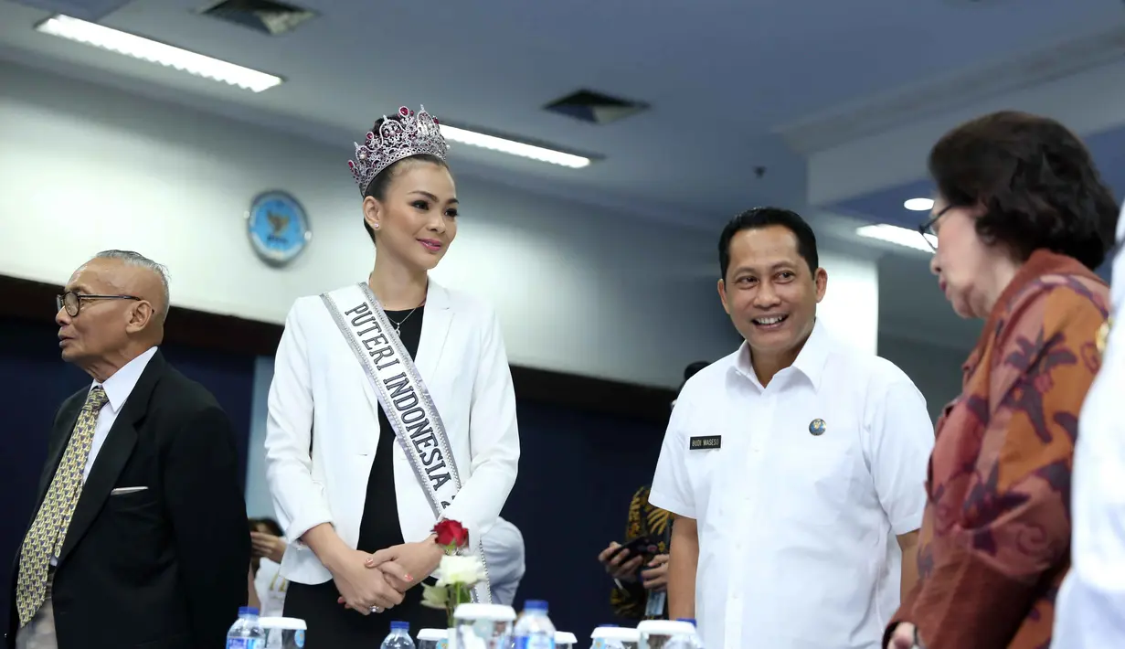 "Peran aktif para finalis sangat penting dalam hal mengedukasi dan memberantas narkoba," kata Budi Waseso dalam sambutannya di hadapan 38 finalis Puteri Indonesia 2017. (Nurwahyunan/Bintang.com)