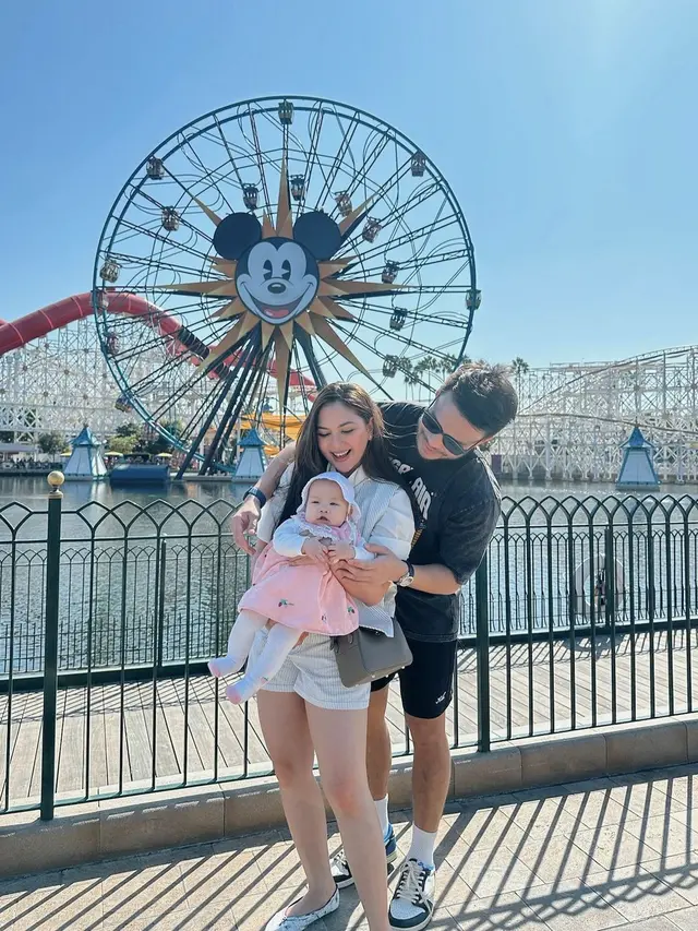 6 Potret Gaya Jessica Mila saat Momong Anak di Luar Negeri, Tampil Stunning