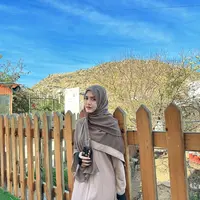 Potret cantik Happy Asmara saat kenakan hijab (Sumber: Instagram/happy_asmara77)