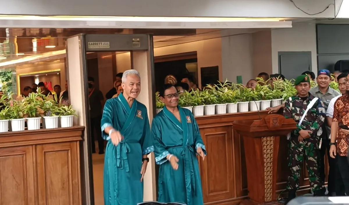 Selain membahas alternatif pengganti Gibran, Andika mengungkapkan bahwa rapat itu juga akan membahas mengganti nama tim pemenangan Ganjar-Mahfud. Perubahan nama timses itu terkait dengan Mahfud MD yang diusung menjadi bakal cawapres Ganjar.