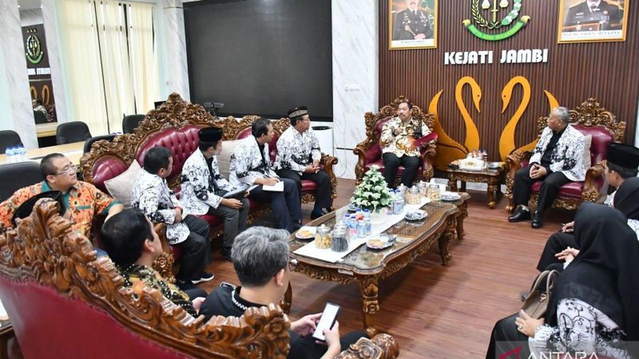 Kejati Jambi dan PGRI Jalin Sinergi Kuatkan Perlindungan Hukum Guru