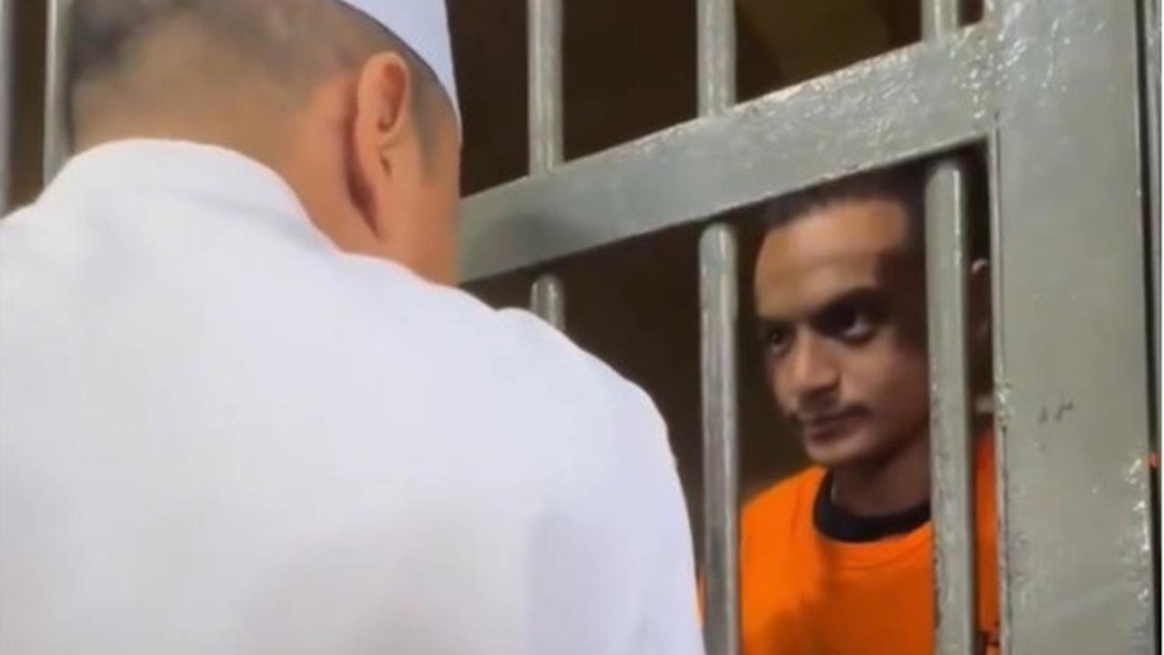 Tak Lagi Berambut Keriting, Ini 5  Potret Terbaru Vadel Badjiedeh Usai Sebulan Ditahan Polres Jaksel