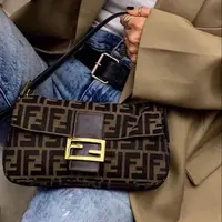 Saat dunia mode hadirkan kembali tas luxury yang kembali booming.