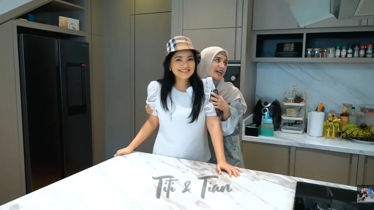Potret Dapur di Rumah Shireen Sungkar dan Teuku Wisnu