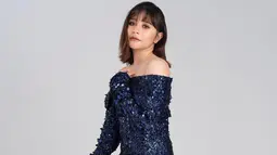 Pemain film Danur ini cukup sering mengunggah OOTD dirinya di Instagram pribadi. Tak hanya gaya santai dan simpel, Prilly Latuconsina tampak anggun dalam balutan berbagai model gaun. (Liputan6.com/IG/@prillylatuconsina96)