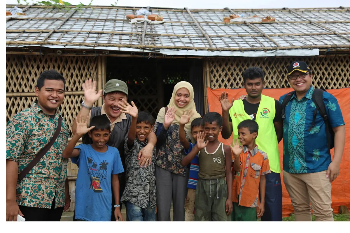 Field hospital Indonesia yang dibangun oleh IHA, gabungan dari 11 lembaga kemanusiaan Indonesia yang diresmikan Kementerian Luar Negeri, pada awalnya hanya dioperasikan untuk memberikan pelayanan kesehatan (KBRI Dhaka)