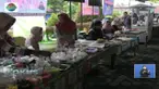 Remaja masjid di Banyumas gelar pasar kaget untuk memudahkan warga memperoleh menu buka puasa dengan harga terjangkau.