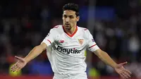 3. Jesus Navas - Jesus Navas menjadi bek kanan terbaik di Sevilla, ia memiliki kecepatan dalam membantu serangan dan bertahan. Pemain asal Spanyol ini turut menyumbangkan delapan assist dari 44 penampilannya bersama Sevilla. (AFP/Cristina Quicler)