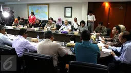 Suasana rapat terkait Penurunan Dwelling Time di Gedung BPPT, Jakarta, Rabu (23/9/2015). Kemenko Maritim akan memperpendek dwelling time dan menindak mafia pelabuhan. (Liputan6.com/Faizal Fanani)