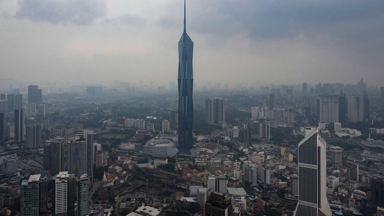 Kuala Lumpur Diselimuti Kabut Asap dari Kalimantan