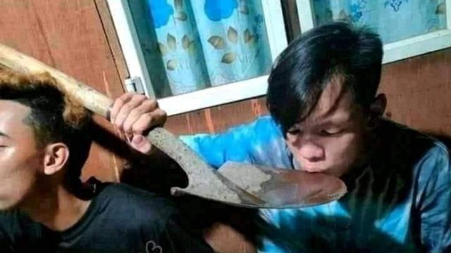 6 Potret Alih Fungsi Sekop dan Cangkul Ini Bikin Tepuk Jidat