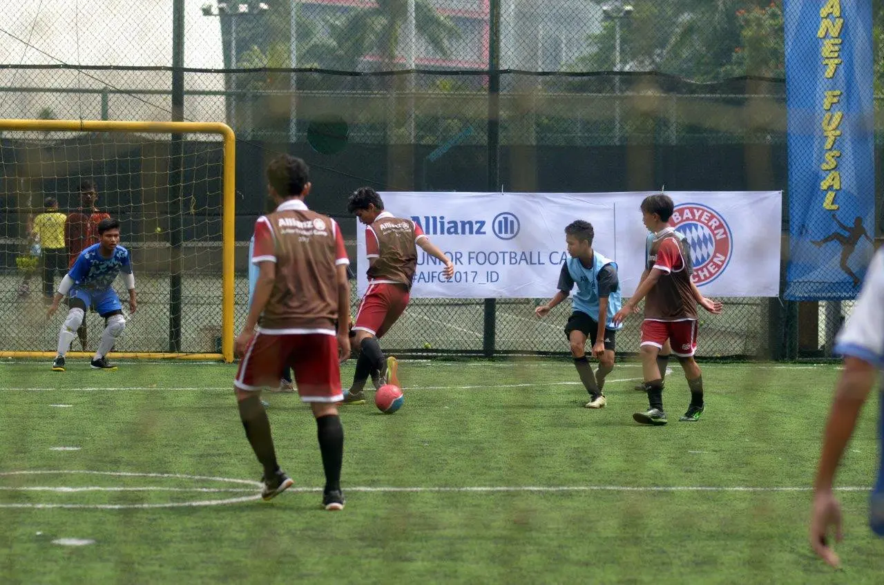 Para peserta Allianz Junior Football Camp (AJFC) 2017 melalui jalur kompetisi futsal. (Istimewa)