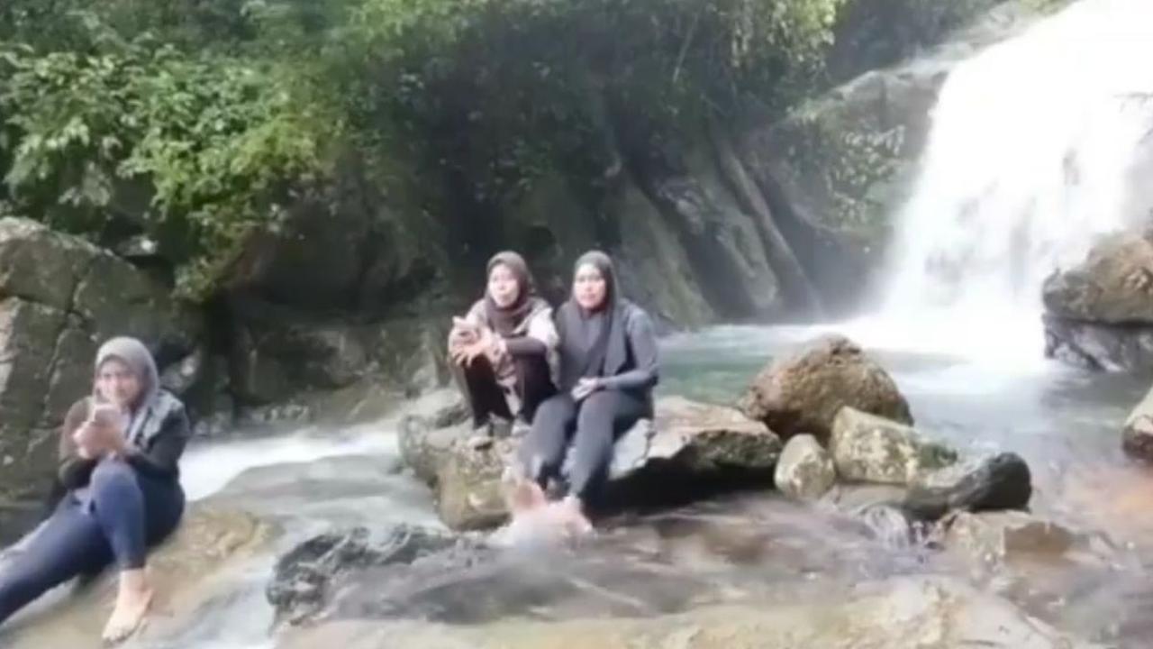 Main di Curug Hordeng