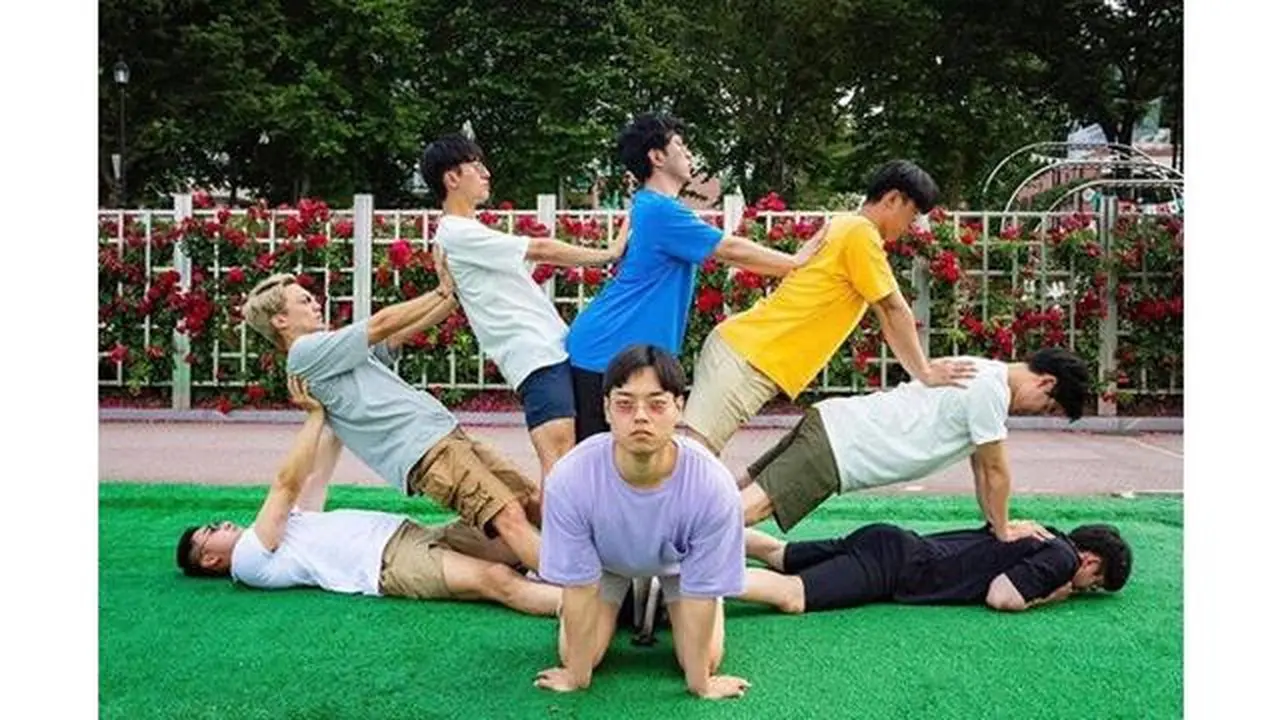 6 Foto Ini Jadi Bukti Kompaknya Pertemanan Cowok, Kocak - Hot Liputan6.com