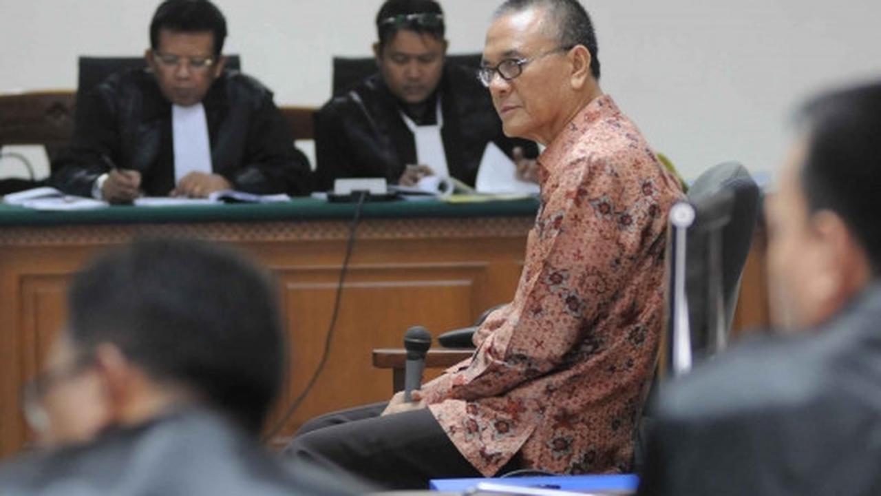Anak buah Alex Noerdin jalani sidang perdana