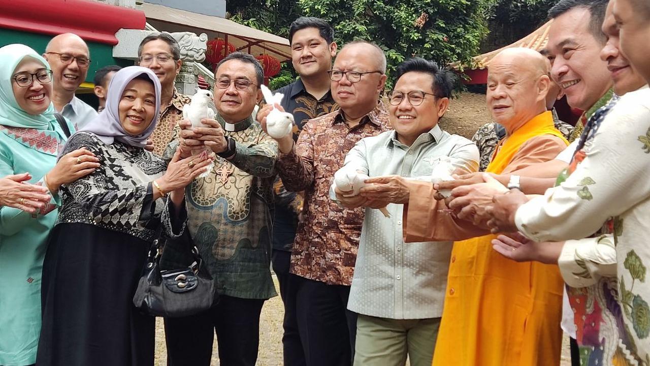 Karena itu juga partai perlu memilih orang yang tepat untuk menjadi presiden. Jangan sampai salah orang.