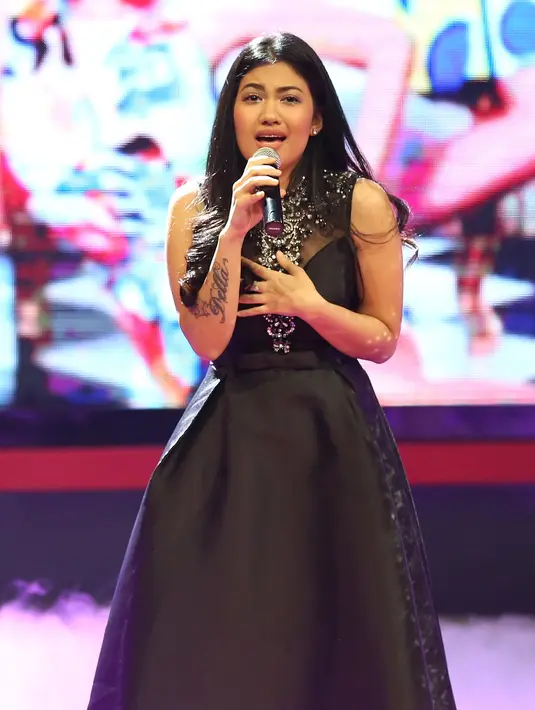 "Mana yang lain, dia nanya. Mama atau ga adik-adiknya (yang dicariin pertama kali). Atau ga Diana (asistennya) yang dicari. Makanya kita ada yang standby 24 jam,” pungkasnya. (Bambang E. Ros/Bintang.com)