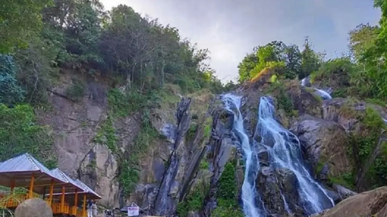 Pesona air terjun laliako di Kabupaten Sinjai, Sulsel (Liputan6.com/ Eka Hakim)