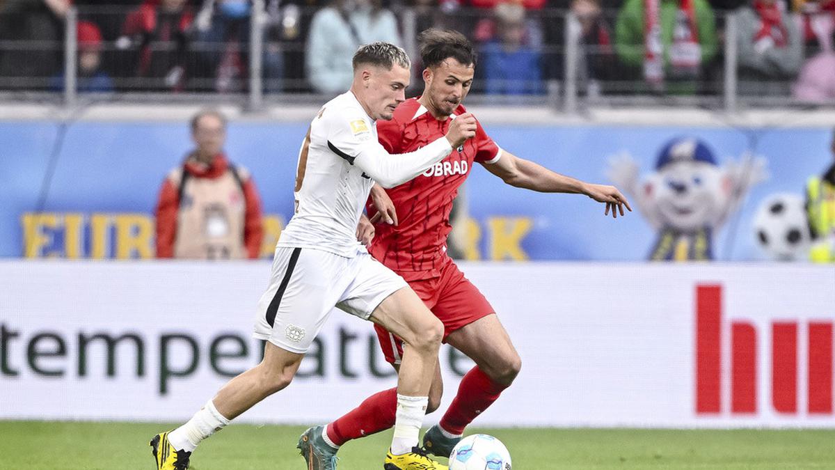 Yeay Akhirnya Harry Kane Angkat Trofi! Bayer Leverkusen Ditahan ...