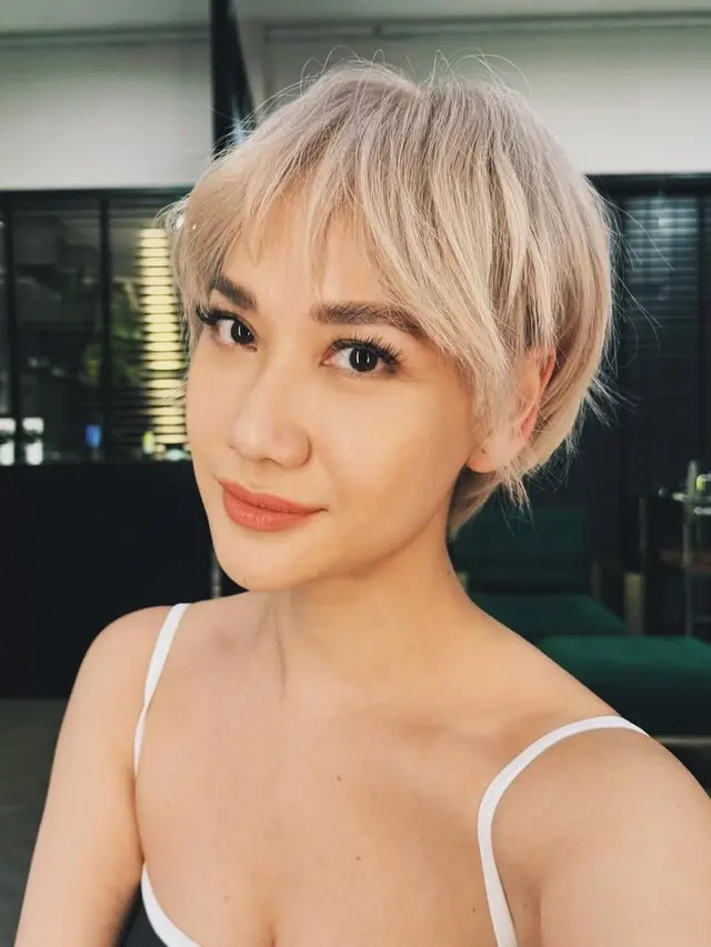 4 Gaya Rambut Pixie Cut Seleb di Tahun 2024 dari Kim Go Eun hingga BCL,  Inspirasi Tampil Berani dan Fresh